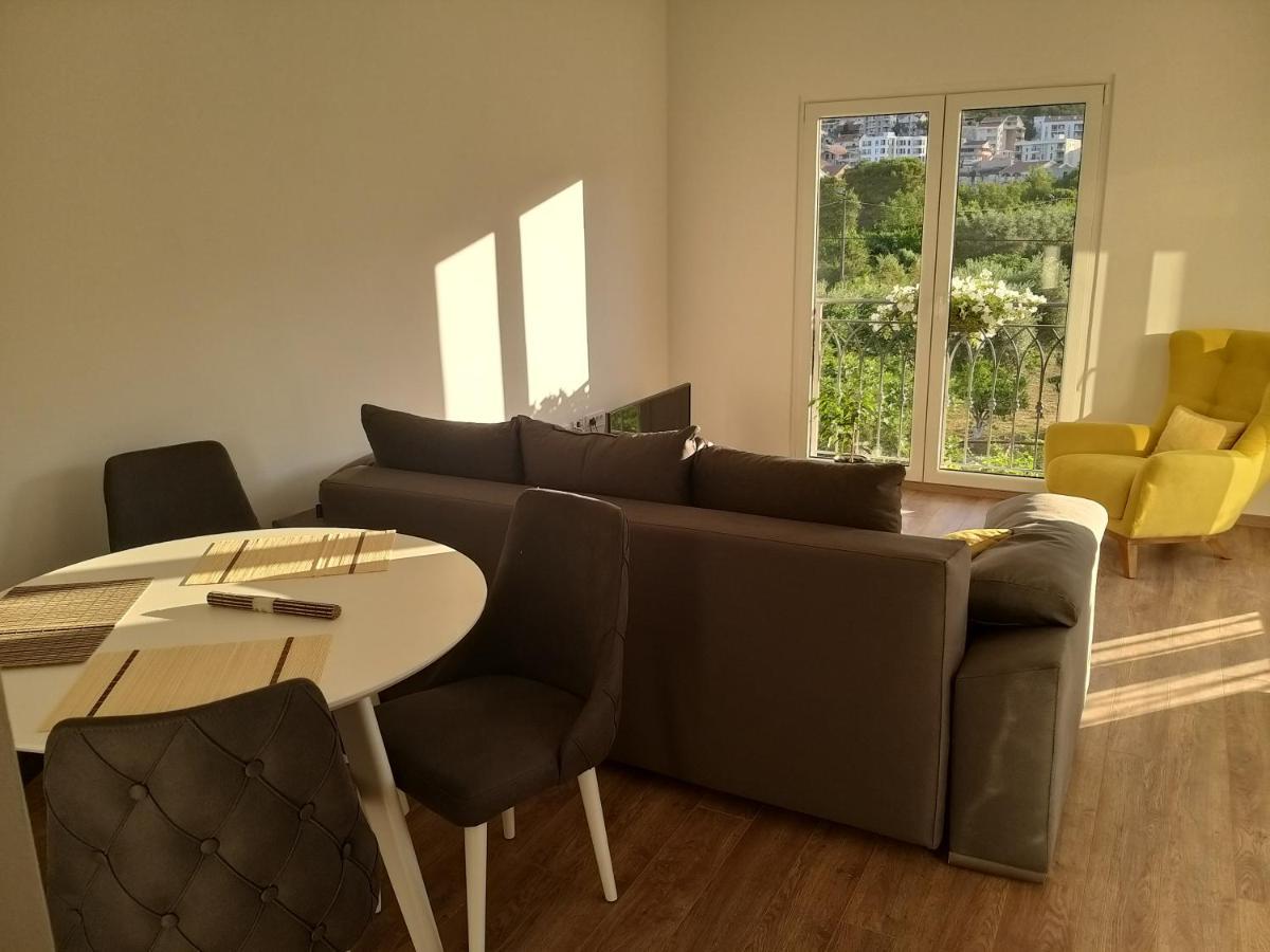 Petivat Gardens Apartment Exterior photo