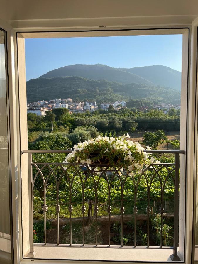 Petivat Gardens Apartment Exterior photo
