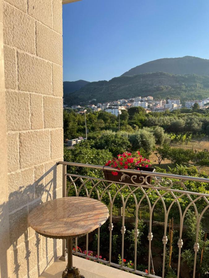Petivat Gardens Apartment Exterior photo