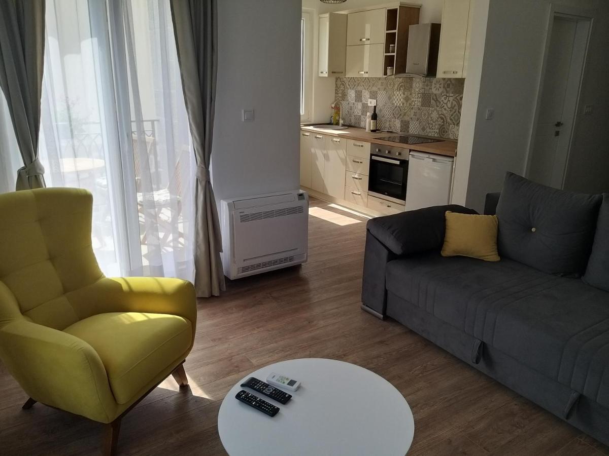Petivat Gardens Apartment Exterior photo