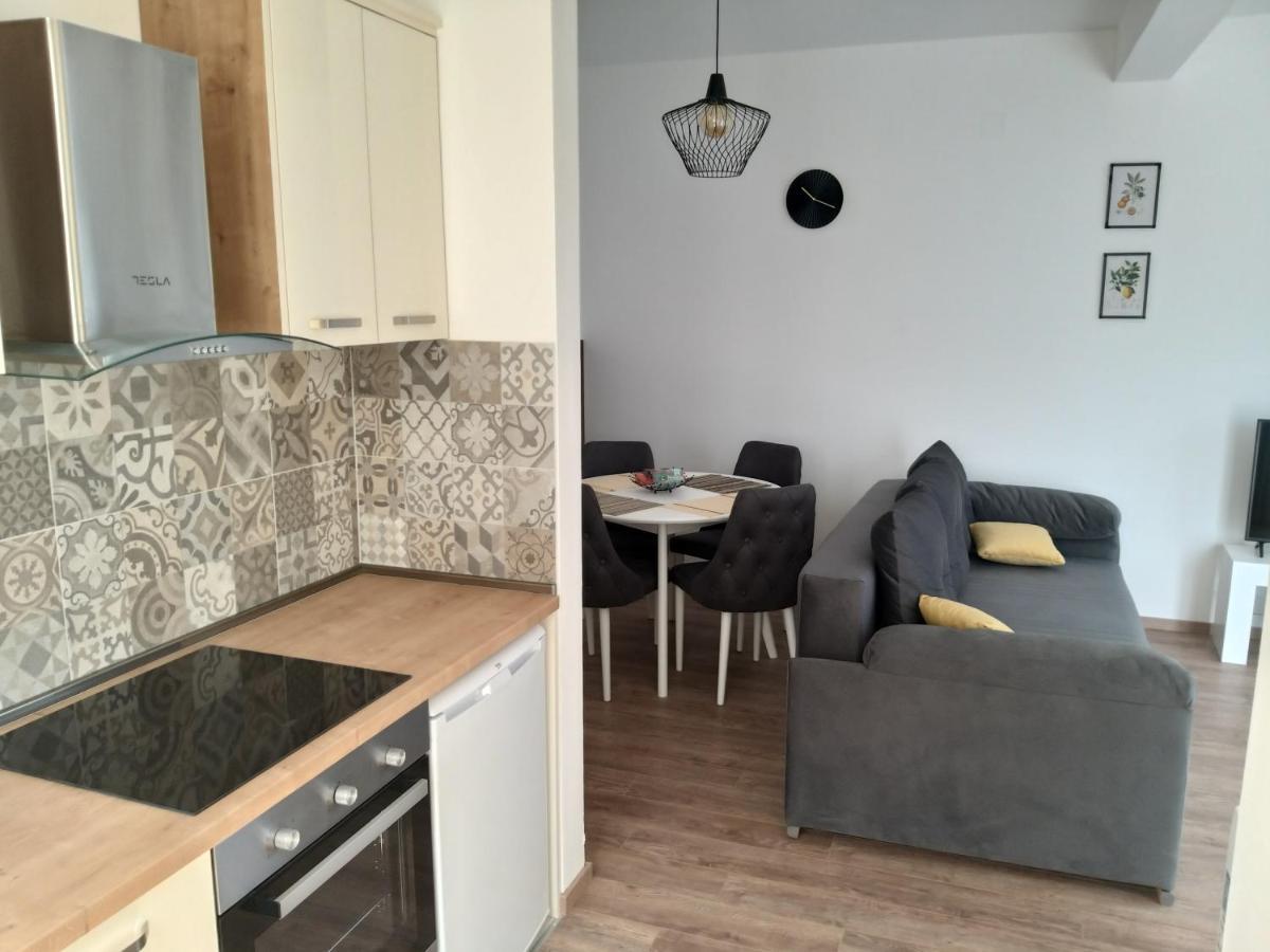 Petivat Gardens Apartment Exterior photo