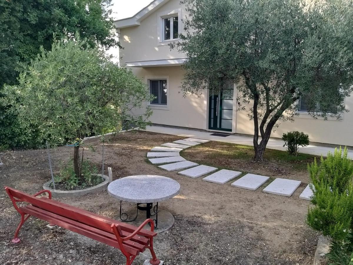 Petivat Gardens Apartment Exterior photo