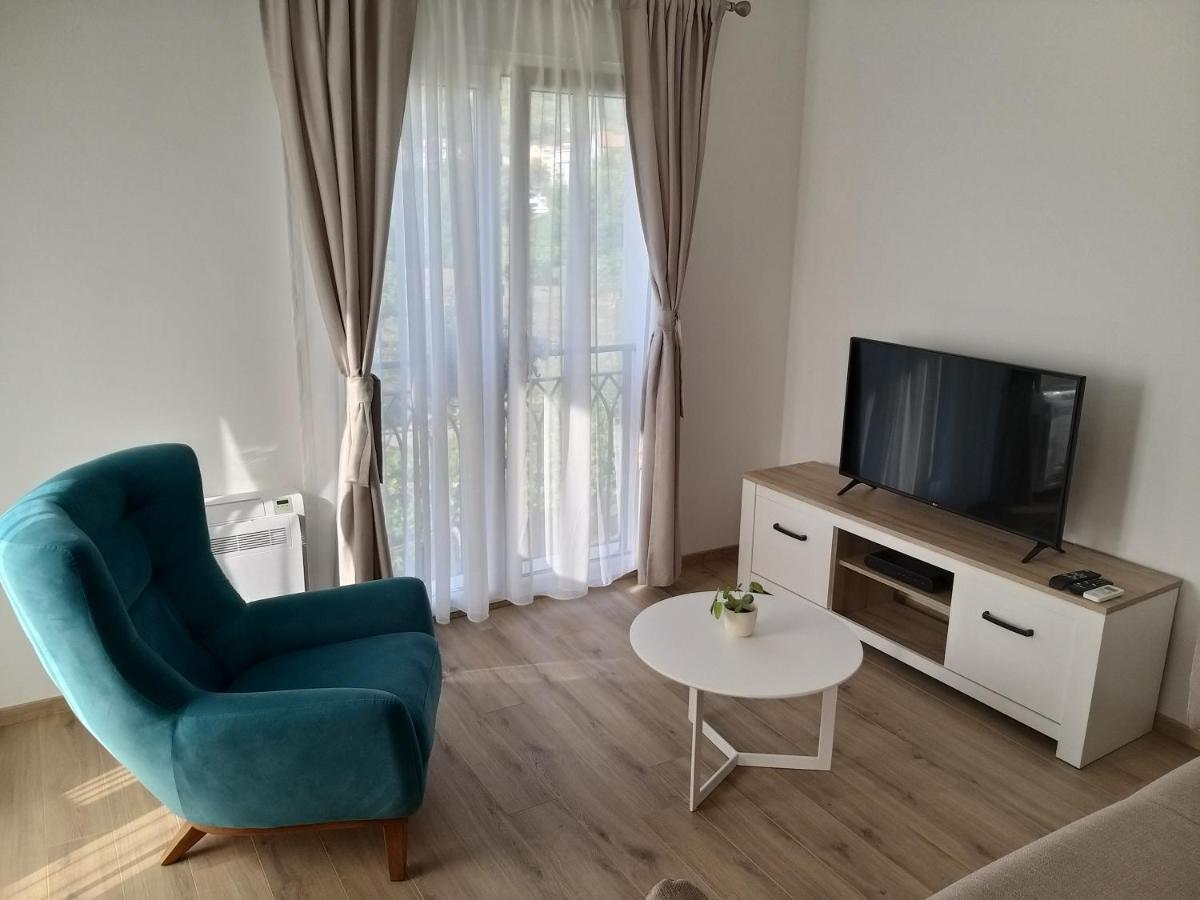 Petivat Gardens Apartment Exterior photo