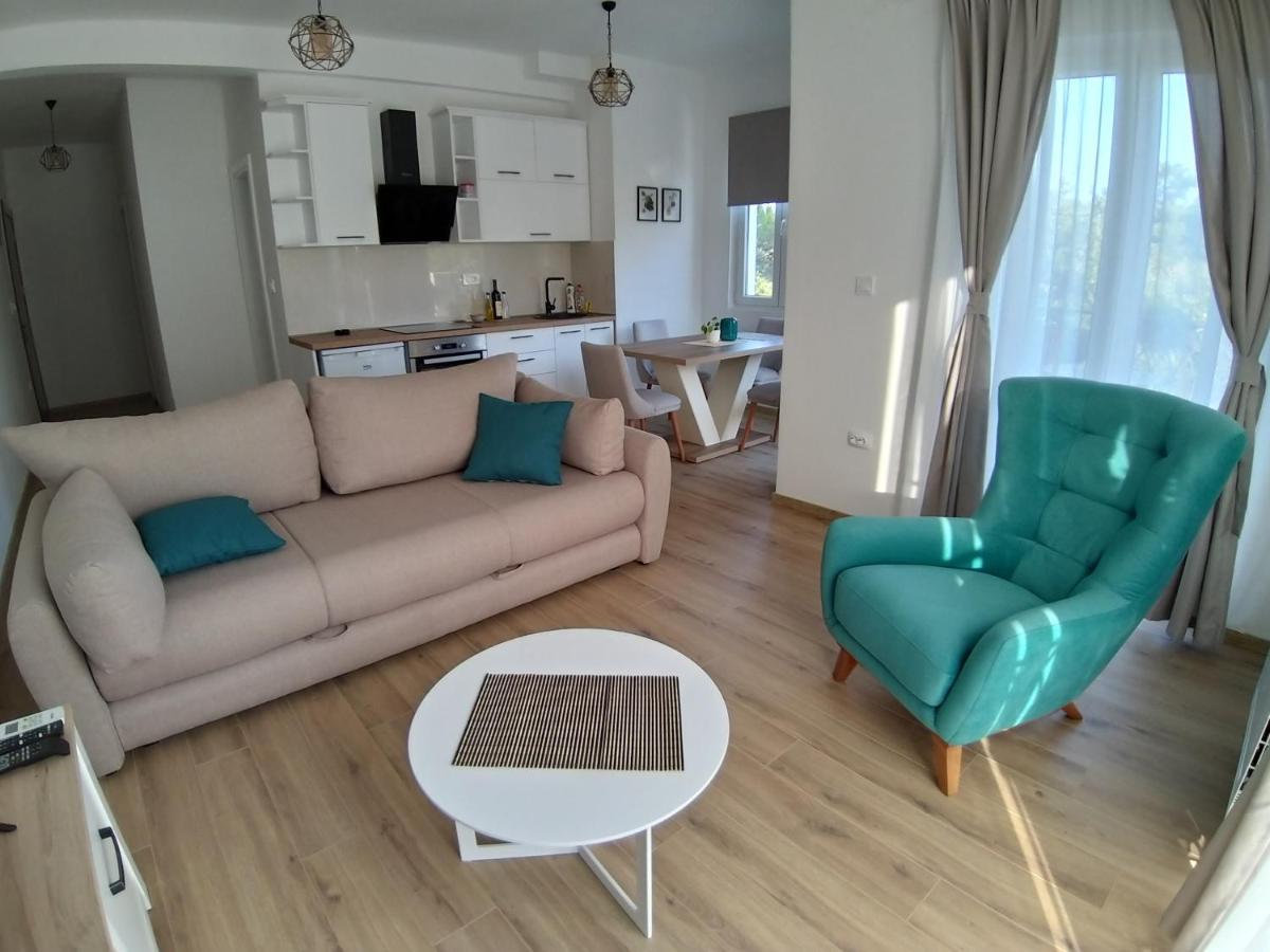 Petivat Gardens Apartment Exterior photo